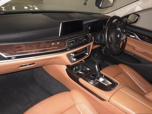 BMW 7 SERIES 2016