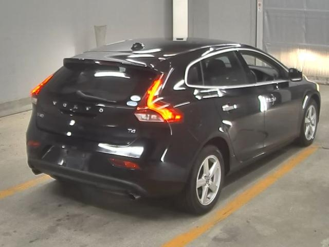 VOLVO V40 2013