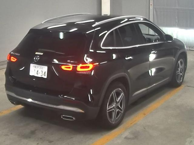 MERCEDES BENZ GLA CLASS 2023