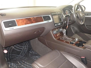VOLKSWAGEN TOUAREG 2015