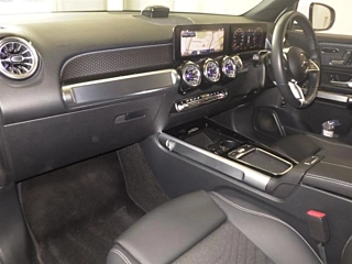 MERCEDES BENZ GLB 2024