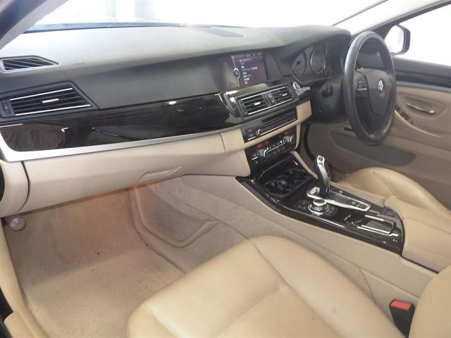 BMW 5 SERIES 2010