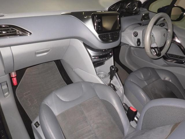 PEUGEOT 208 2013