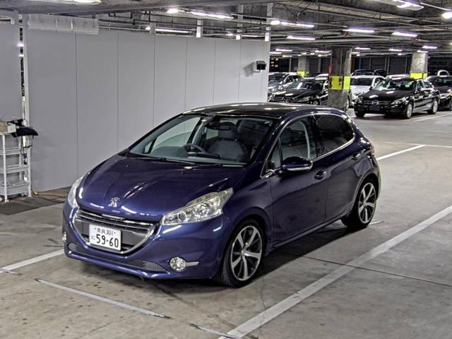 PEUGEOT 208 2013