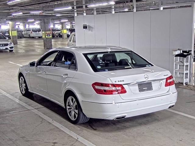 MERCEDES BENZ E CLASS 2013