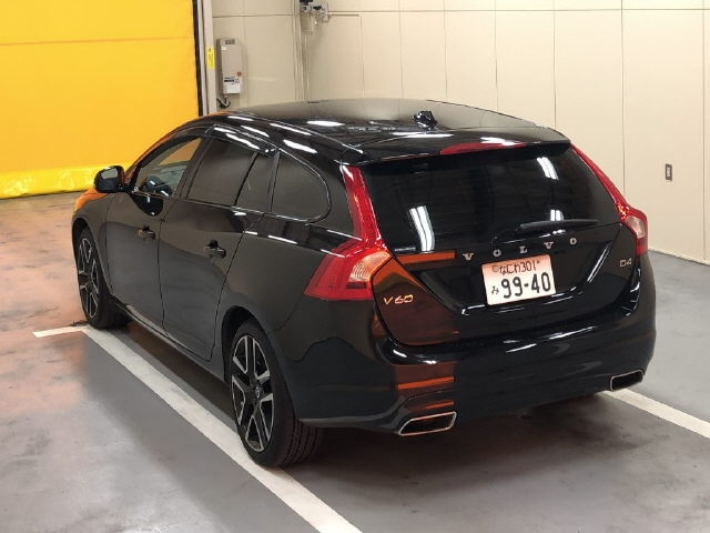 VOLVO V60 2017