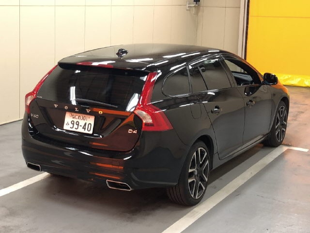 VOLVO V60 2017