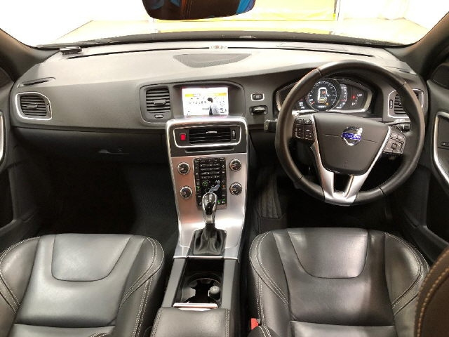 VOLVO V60 2017