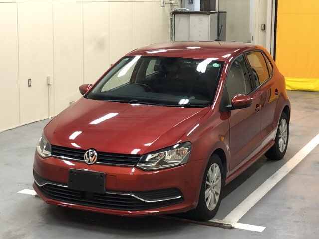 VOLKSWAGEN POLO 2016