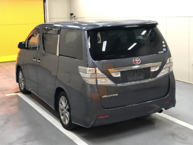 TOYOTA VELLFIRE 2011