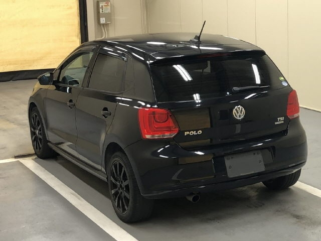 VOLKSWAGEN POLO 2014