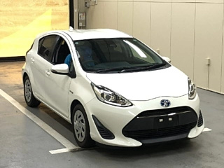 TOYOTA AQUA 2018