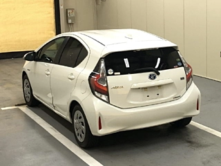 TOYOTA AQUA 2018