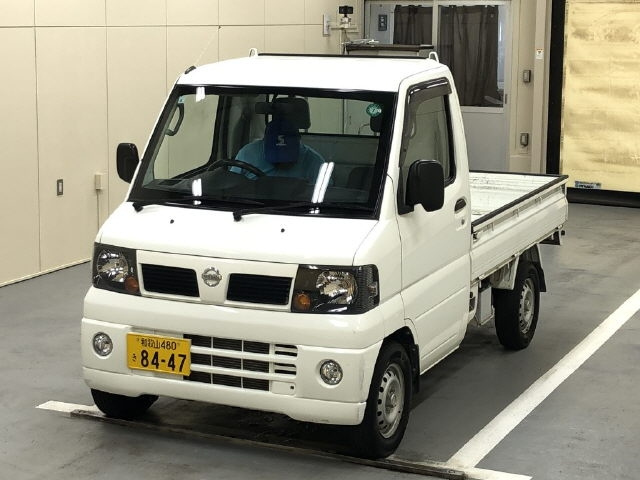 NISSAN CLIPPER TRUCK 2010