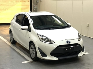 TOYOTA AQUA 2017