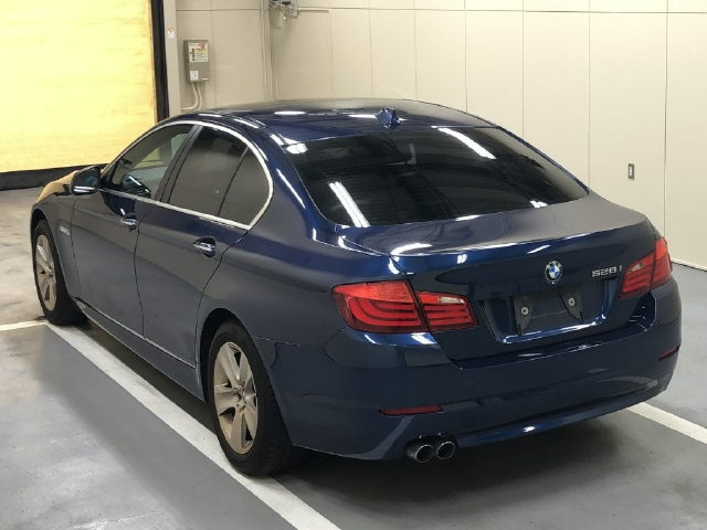 BMW 5 SERIES 2010