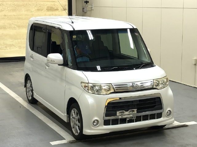 DAIHATSU TANTO 2010