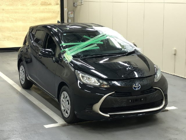 TOYOTA AQUA 2024