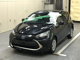 TOYOTA AQUA 2024