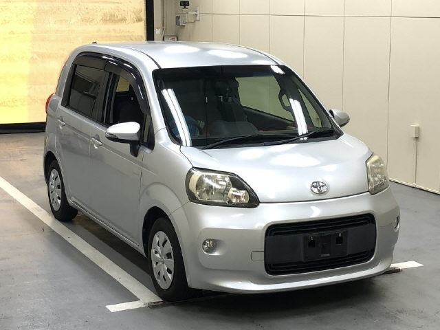 TOYOTA PORTE 2012
