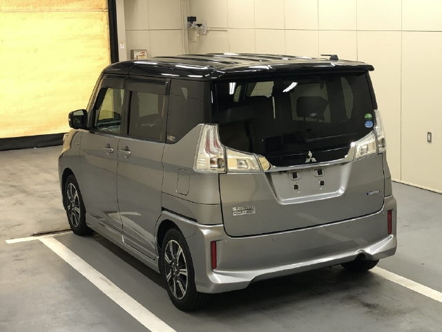 MITSUBISHI DELICA D2 2020