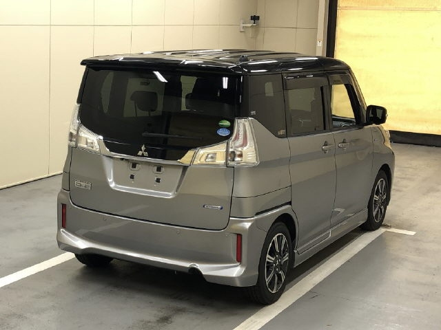 MITSUBISHI DELICA D2 2020