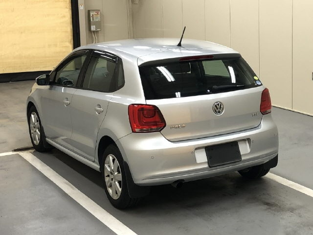VOLKSWAGEN POLO 2012