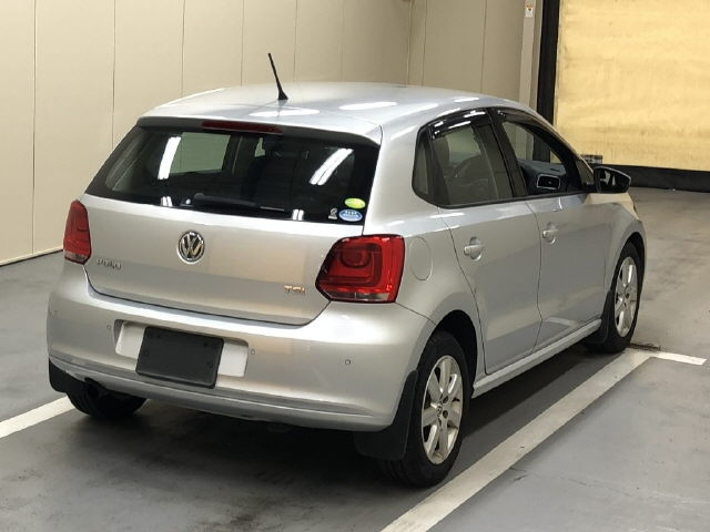 VOLKSWAGEN POLO 2012
