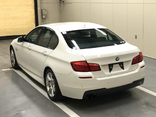 BMW 5 SERIES 2012