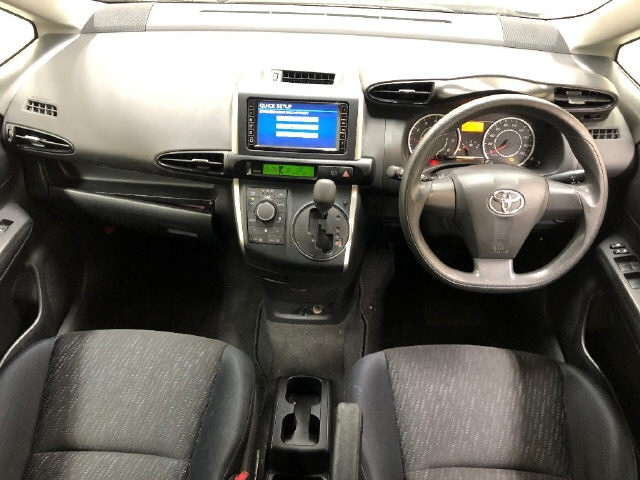 TOYOTA WISH 2010
