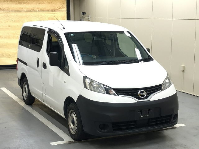 NISSAN NV200 2020