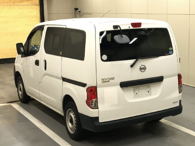 NISSAN NV200 2020