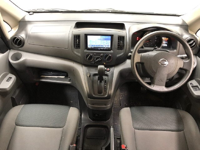 NISSAN NV200 2020