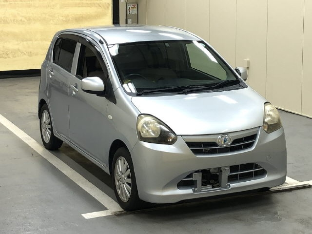 DAIHATSU MIRA E S 2011
