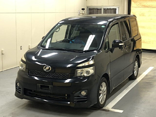 TOYOTA VOXY 2013