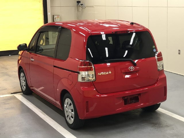 TOYOTA SPADE 2016