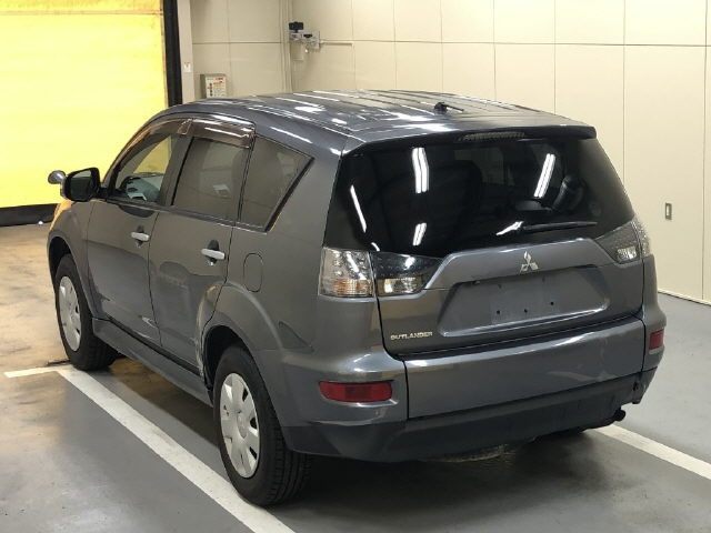 MITSUBISHI OUTLANDER 2011
