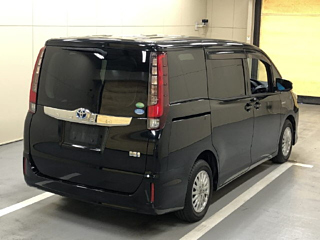 TOYOTA NOAH 2015