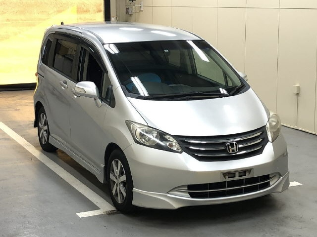 HONDA FREED 2010