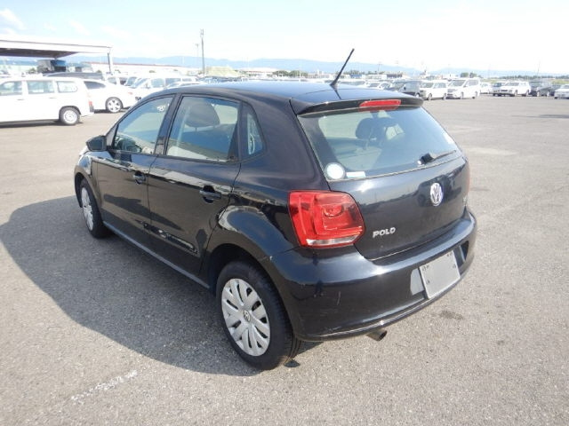 VOLKSWAGEN POLO 2011