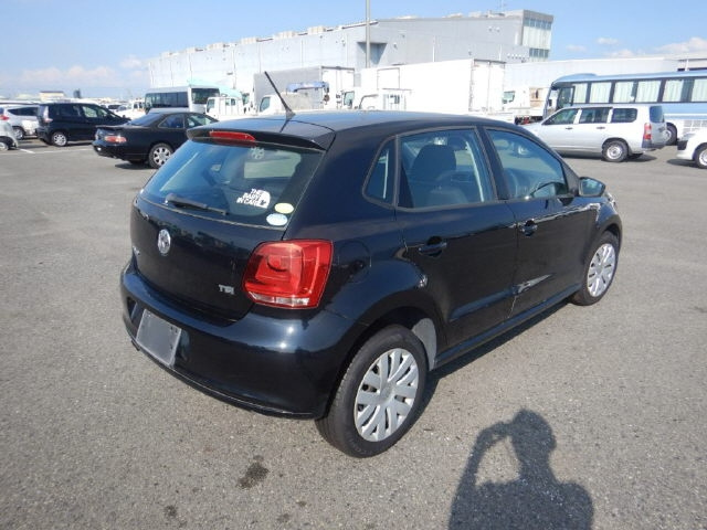 VOLKSWAGEN POLO 2011