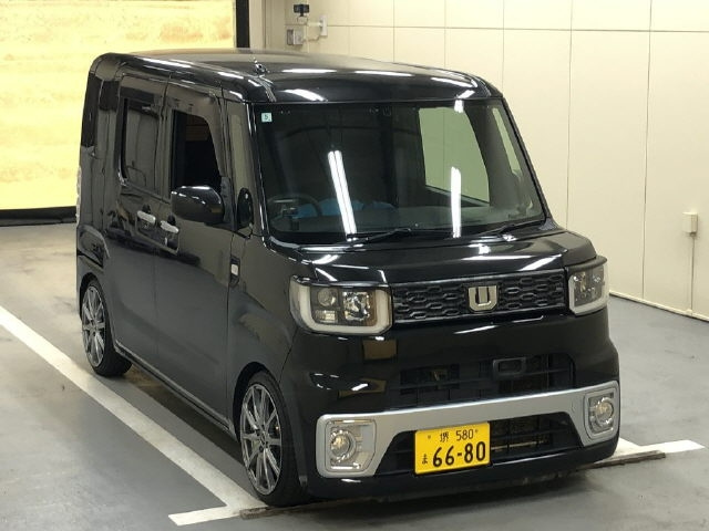 DAIHATSU WAKE 2014
