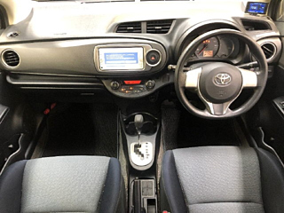TOYOTA VITZ 2012