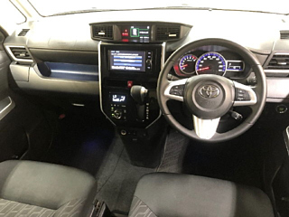 TOYOTA ROOMY 2018