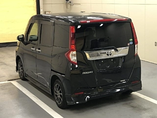 TOYOTA ROOMY 2018