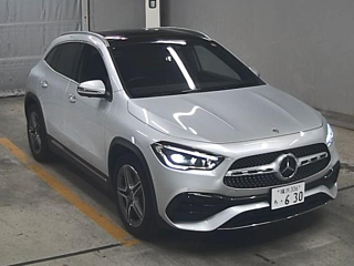 MERCEDES BENZ GLA CLASS 2023
