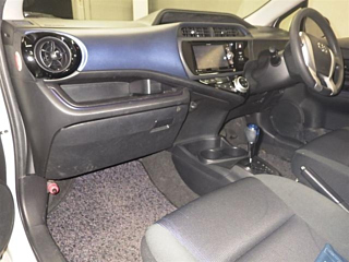 TOYOTA AQUA 2015