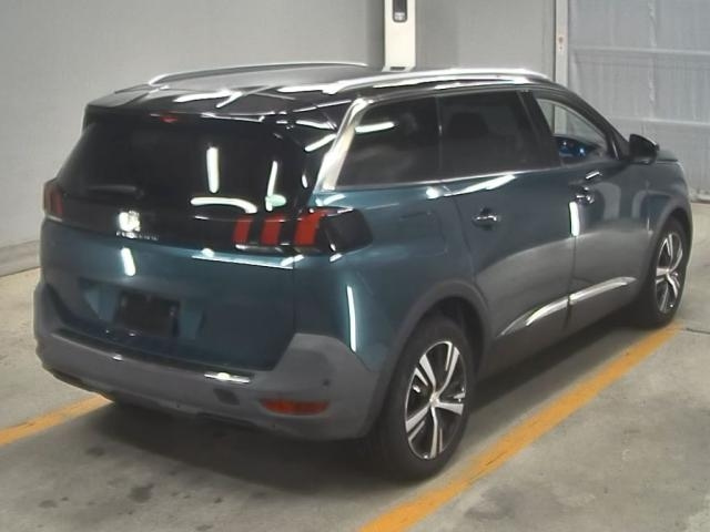PEUGEOT 5008 2018