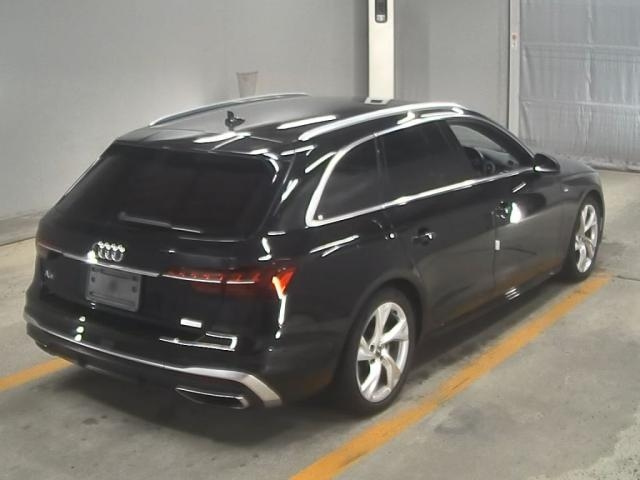 AUDI A4 2021