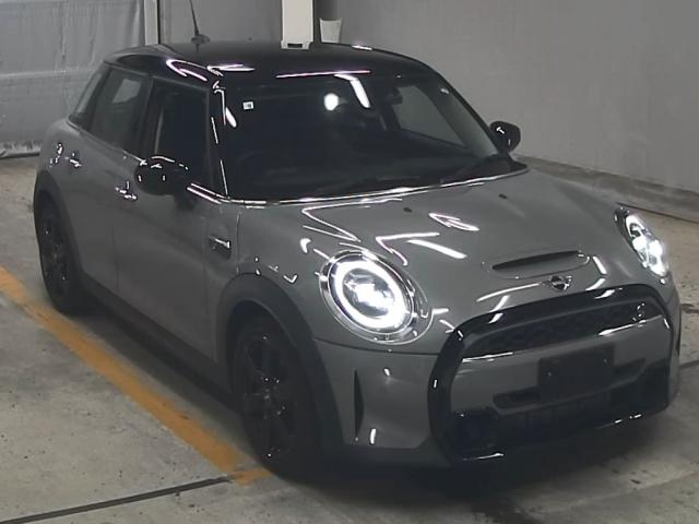 BMW MINI 2021